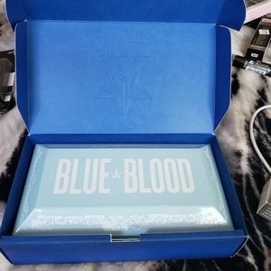 X SOLD X Brand new in box blue blood palette
